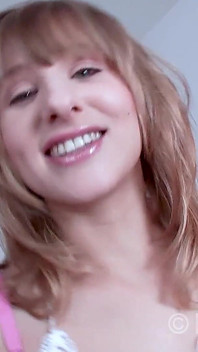 Sueño De Felación Adolesente Rubia