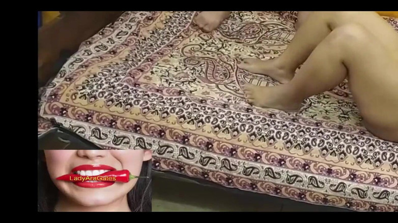 Hotty Jiya Sharmaa: Prawdziwe Desi Indyjski Bhabhi jęczy podczas seksu