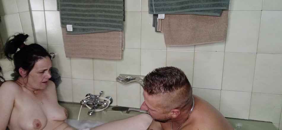 Bigjoefuckalott: Já a moje nevlastní sestra ve vaně