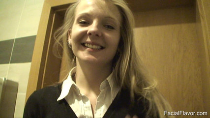 Facial flavor: Toilett Sperma Blast!