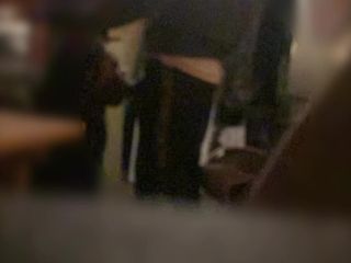 Jenko: Babygirl zuigt mijn lul in privacy op het feestje