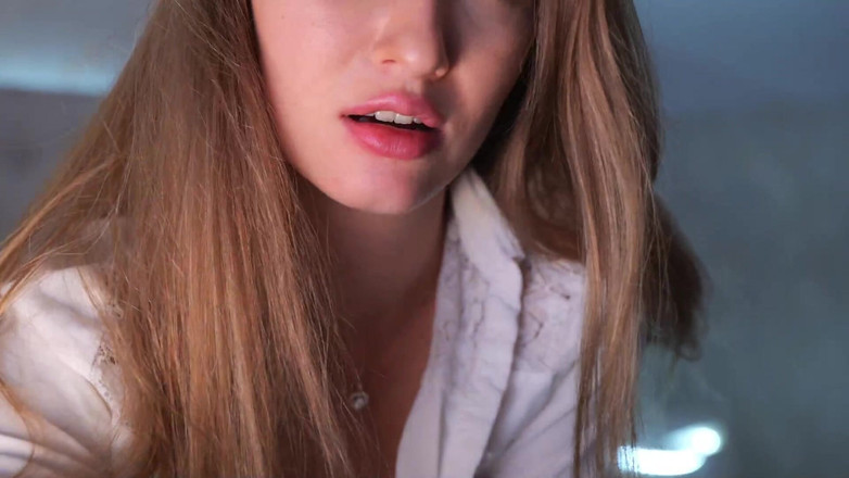 Stella Cardo: C’est vraiment nul de regarder la caméra