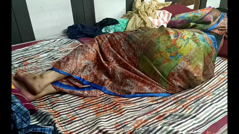 Sexy sindu: Beautiful Bhabhi Sex in Saree