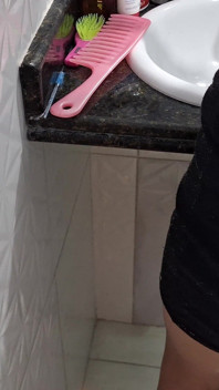Am așteptat Ca Toată Lumea Să Plece Să O Prindă Pe Cumnata Mea Prin Surprindere În Baie!