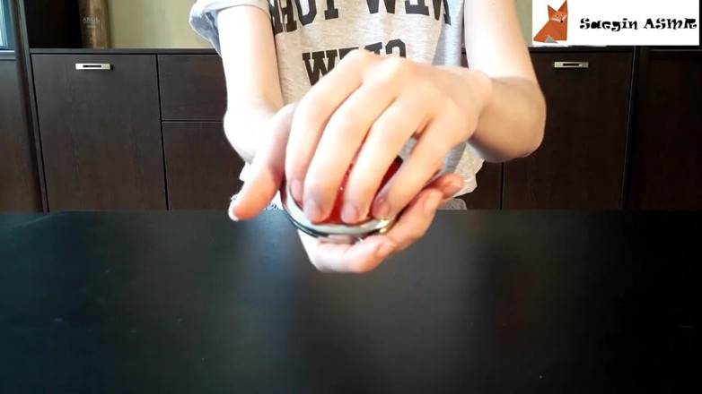 Saegin: ASMR Scratching textures, part 2 (no talking)