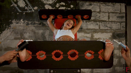 RF studio production: Leya goes crazy - tickle hell in stocks and all toes...