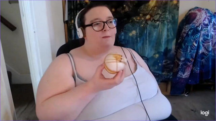 SSBBWLadyBrads: More donuts please boss
