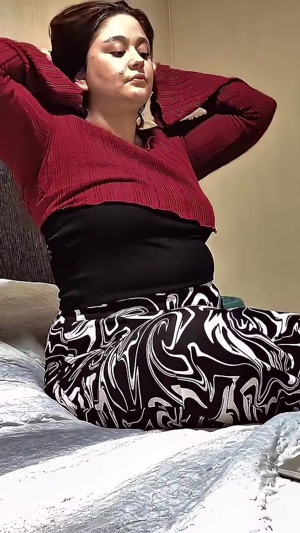 Nicole Passat: Nicole's Bedtime Snack Stripping, Teasing &amp; Showing off My Big Soft...