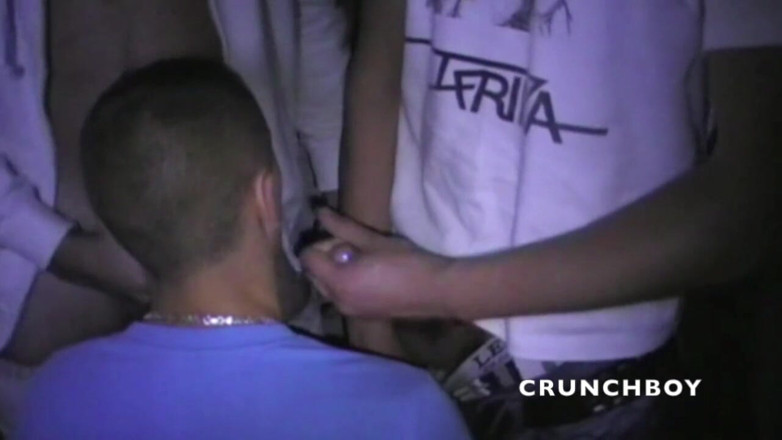 STRAIGHT BOY CURIOUS: Děvka ošukaná 2 ošklivými chlapci na parkovišti