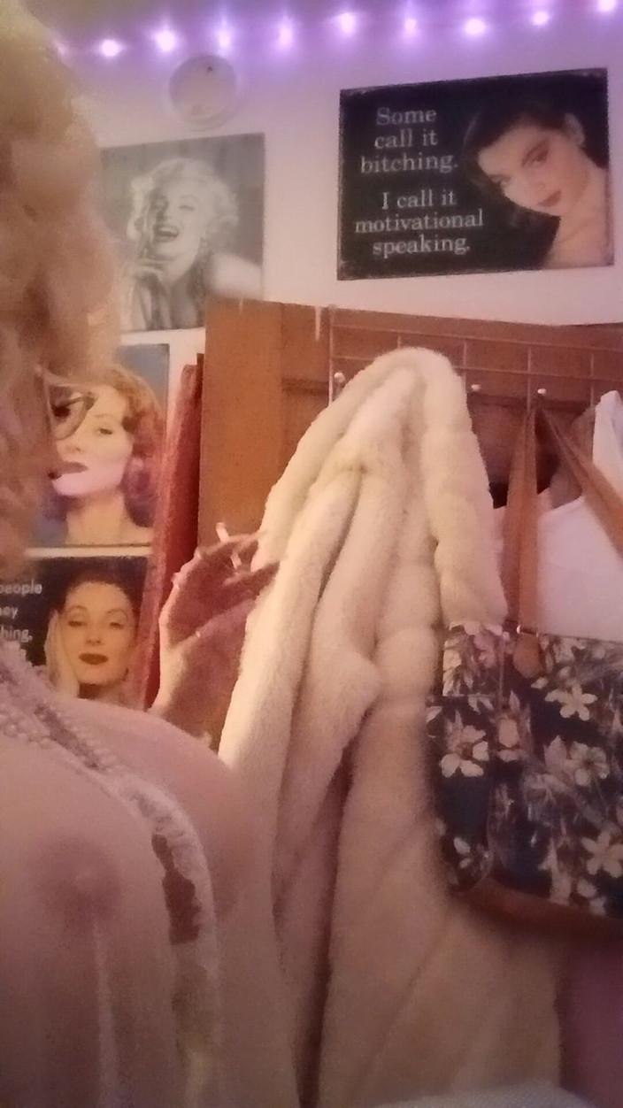 Mshollbrook: Những đêm mặc đồ lót ấm áp 2