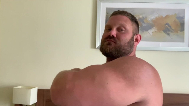 Jack stacked: Uctívání svalů Honění s obrovským výstřikem