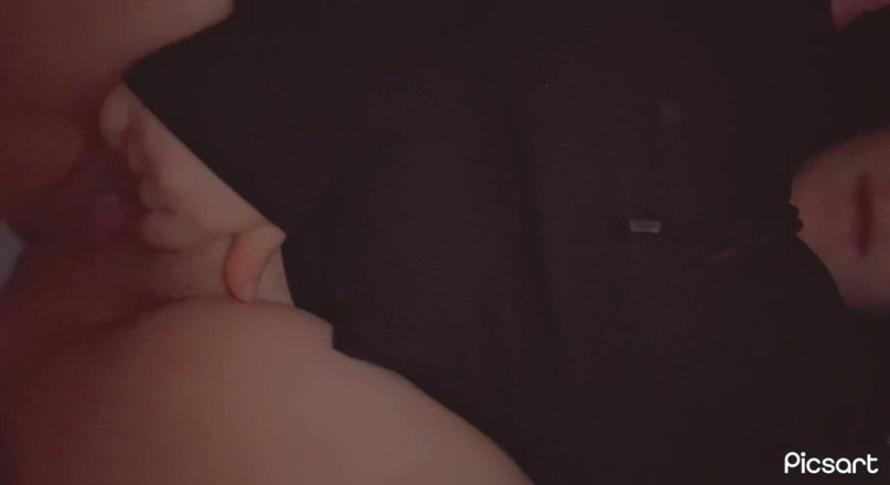 Mushroombitchx: Pocieranie mojej cipki w bluzie Mojej Bfs