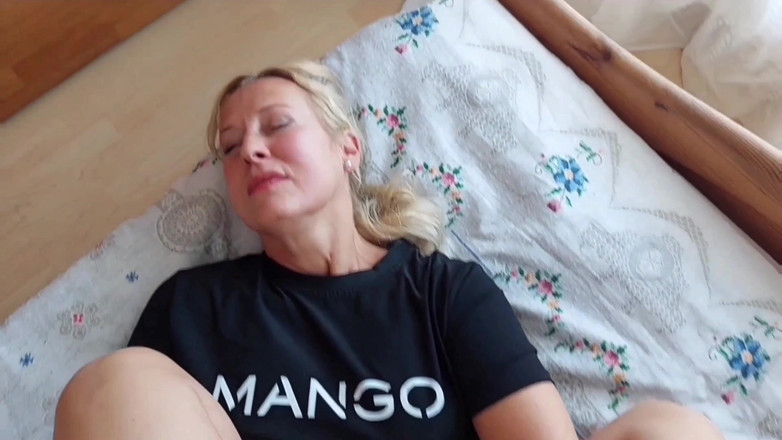 Selena701: Аматорська Блондинка Зріла Дружина Насолоджується Сексом Між Ними