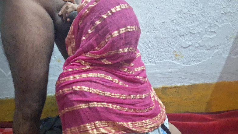 Busty Banuu: Une soubrette suce la bite de mon mari