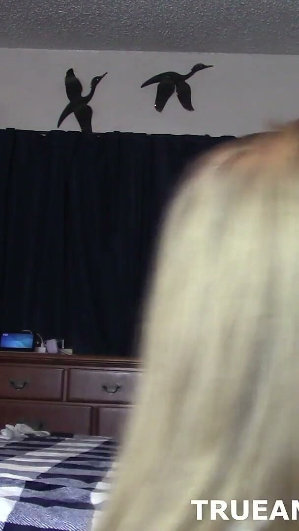 Daisy Bean fa un pompino a Ray Edwards (True Amateur Models) Daisy Bean Giving Ray Edwards a Blowjob (True Amateur Models)