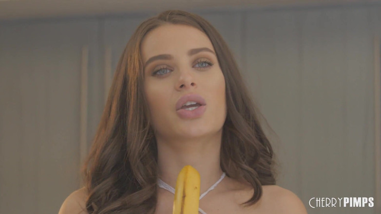 CherryPimps: Peituda gata Lana Rhoades masturbando joi