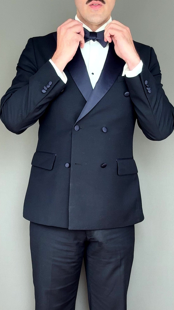 Master Shiny Shoes: 穿着燕尾服的欲望