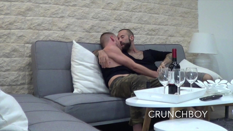 PORN FRENCH RAW FUCK CLUB X: 2321 Quand un gay de Madird rencontre un gay de...
