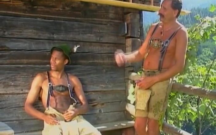 German Homemade: Acestei adolescente germane obraznice îi plac sexul în trei interrasial