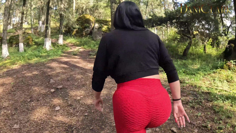 DaniClark: Fodendo minha namorada na floresta