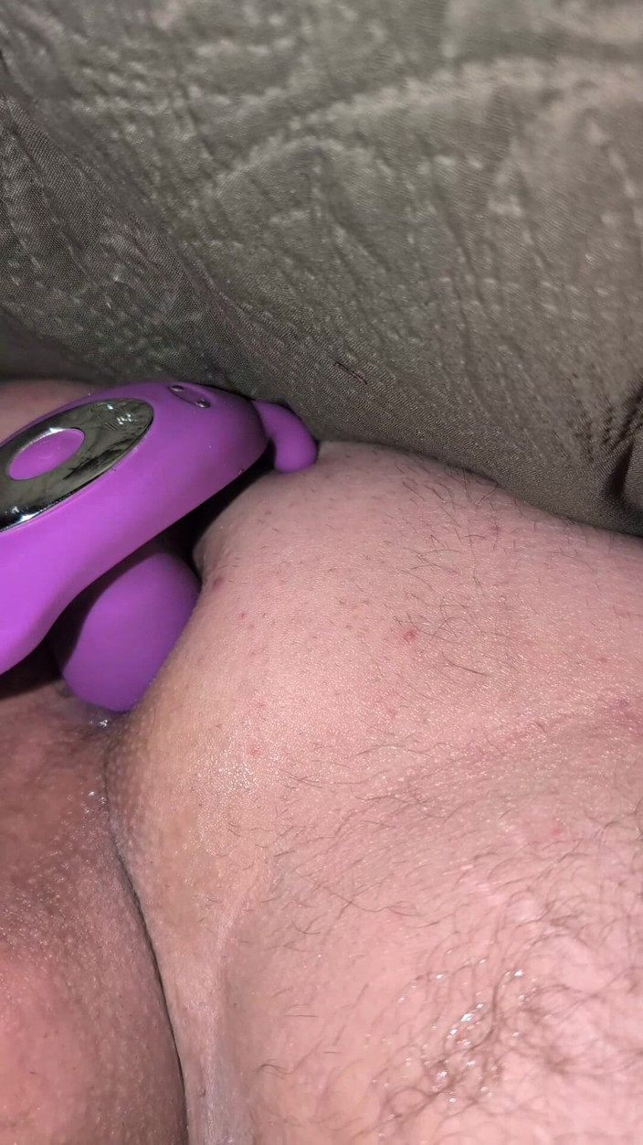 Satinv: Un dildo nel mio culo