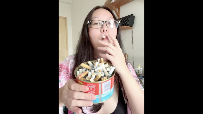 Smoking Asian: ダークサイド喫煙アジア人:汚いシガレットフィルター ニコチン スフェイン 露出&amp;抽出 + 乳首フラッシュ