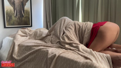 CuckoldHouse: 남편에게 따먹히는 후 형부와 섹스하는 유부녀 갈색 머리