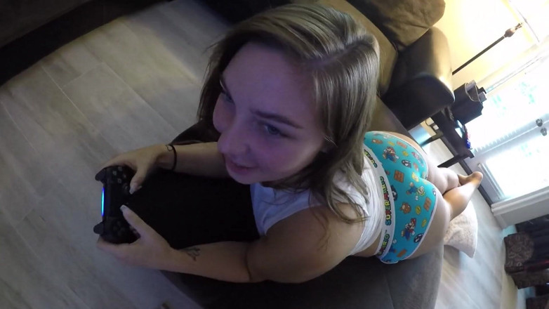 Perv Milfs n Teens: Vivian Taylor's Stepdaddie Welcomes Her Home With His Big Hard...