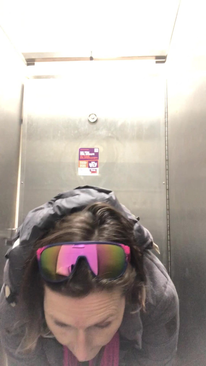 Pissing Paradise: Xixi rápido em uma viagem de compras