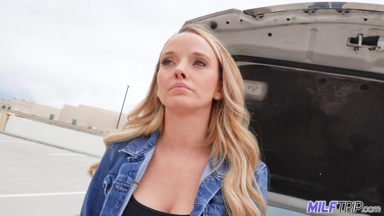 MILF Trip: Milftrip Natural Tit MILF Pristine Edge Shows Apprectiation with Sex