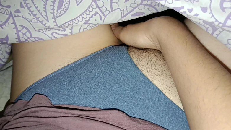 OniSoi: Я Не Одна Дома, Но Я Очень Хочу Помастурбировать