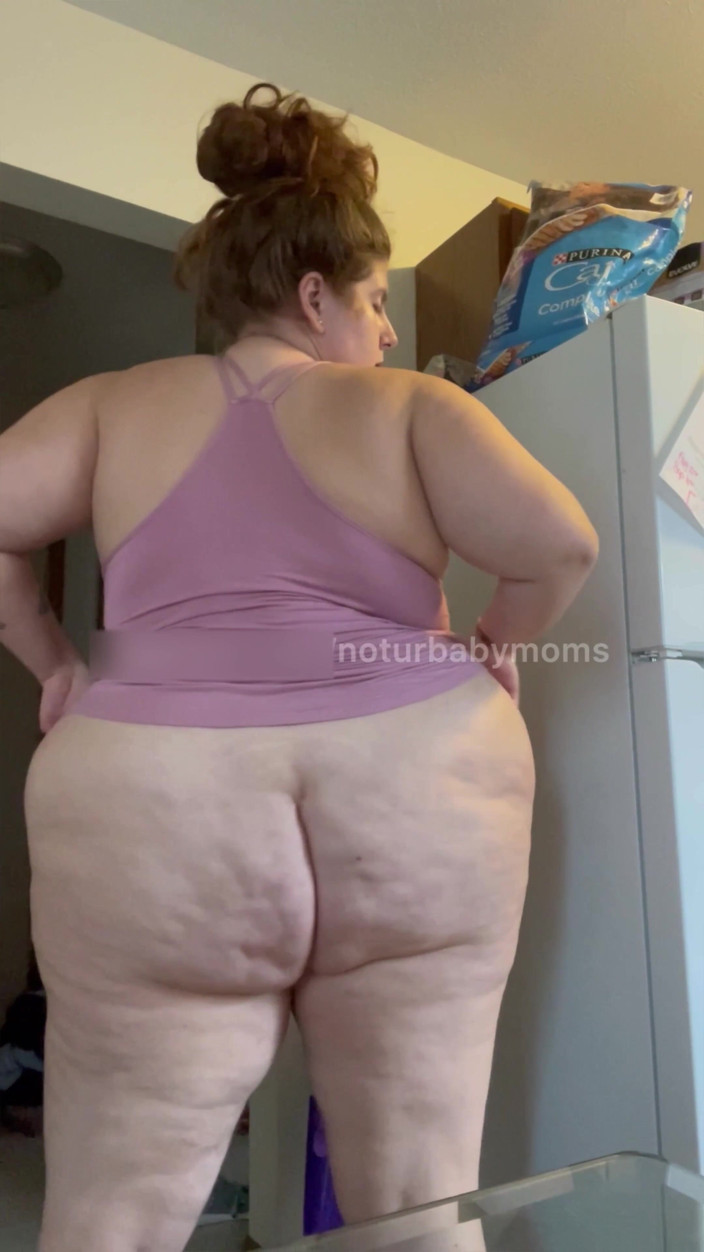 noturbabymoms: BBW rozbiórki i drżenie w różowej sukience