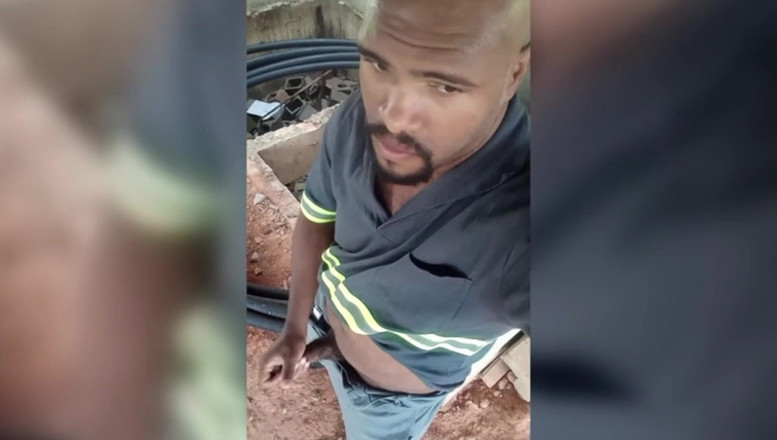 TheBlacKHunterr: Masturbieren im Verborgenen bei der Arbeit