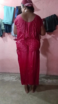 Sari cade dopo il bagno sfw 2