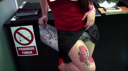 Gazongas: Thick bitch fucked in tattoo studio