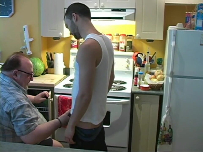 The Great Canadian Male: Terrence needs head