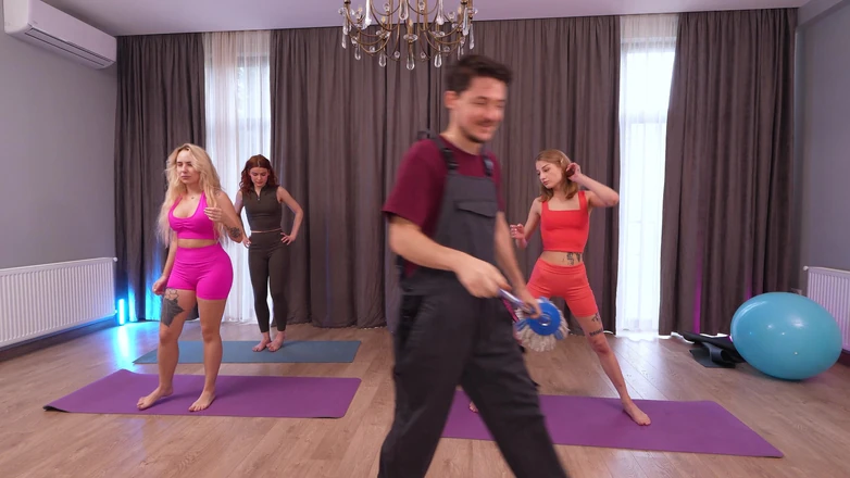 Murkovski: Le sport collectif que nous méritons. L’entraîneur baise une ado...