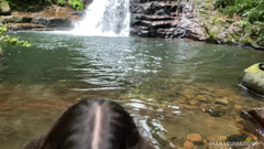 Maracumangoo: Rande na kouzelném a vzdáleném místě s dobrodruhem končí sexem...