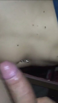 Cewek rambut pirang ini nyepong kontol dan dientot habis-habisan sampai dicrot di mulut