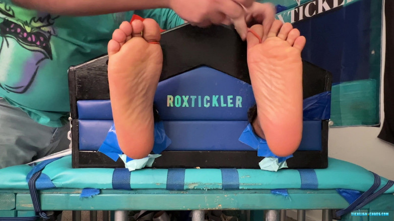 Ticklish Chubs: 鸡巴戏弄J