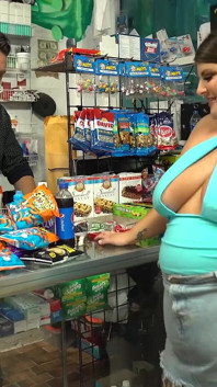 BBW Leila Lewis pieprzy kasjerkę w Bodega