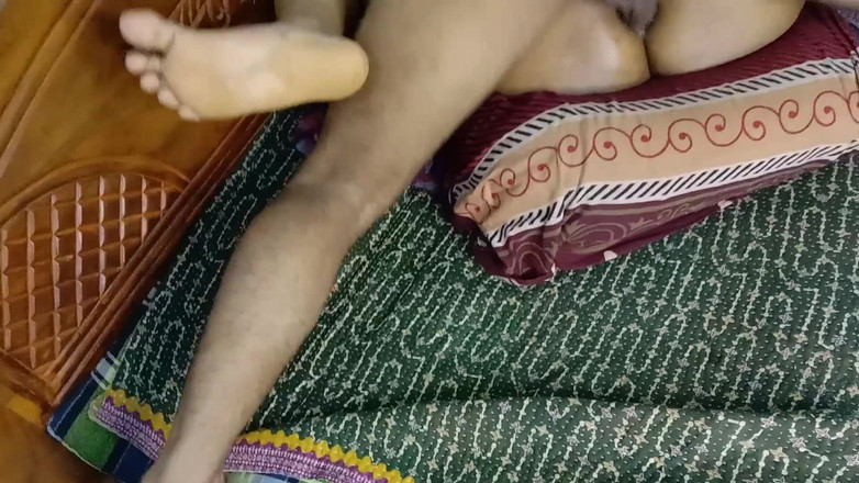 BanglaSexy24: La signora insegna come scopare!