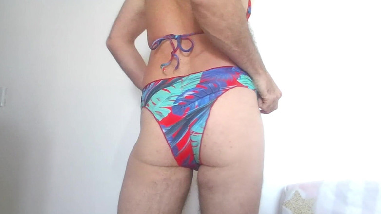 Alan Long: 오늘은 비키키 옷을 입고 해변의 날이었다