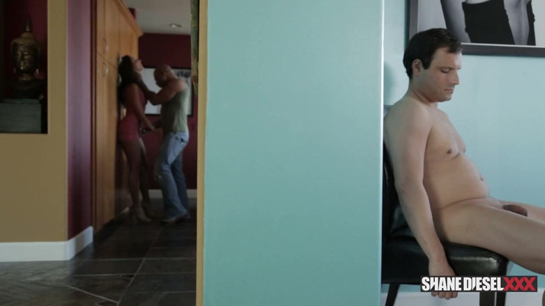 Shane Diesel XXX: Evli kadın Vivie deliklerini Shane ile dolduruyor