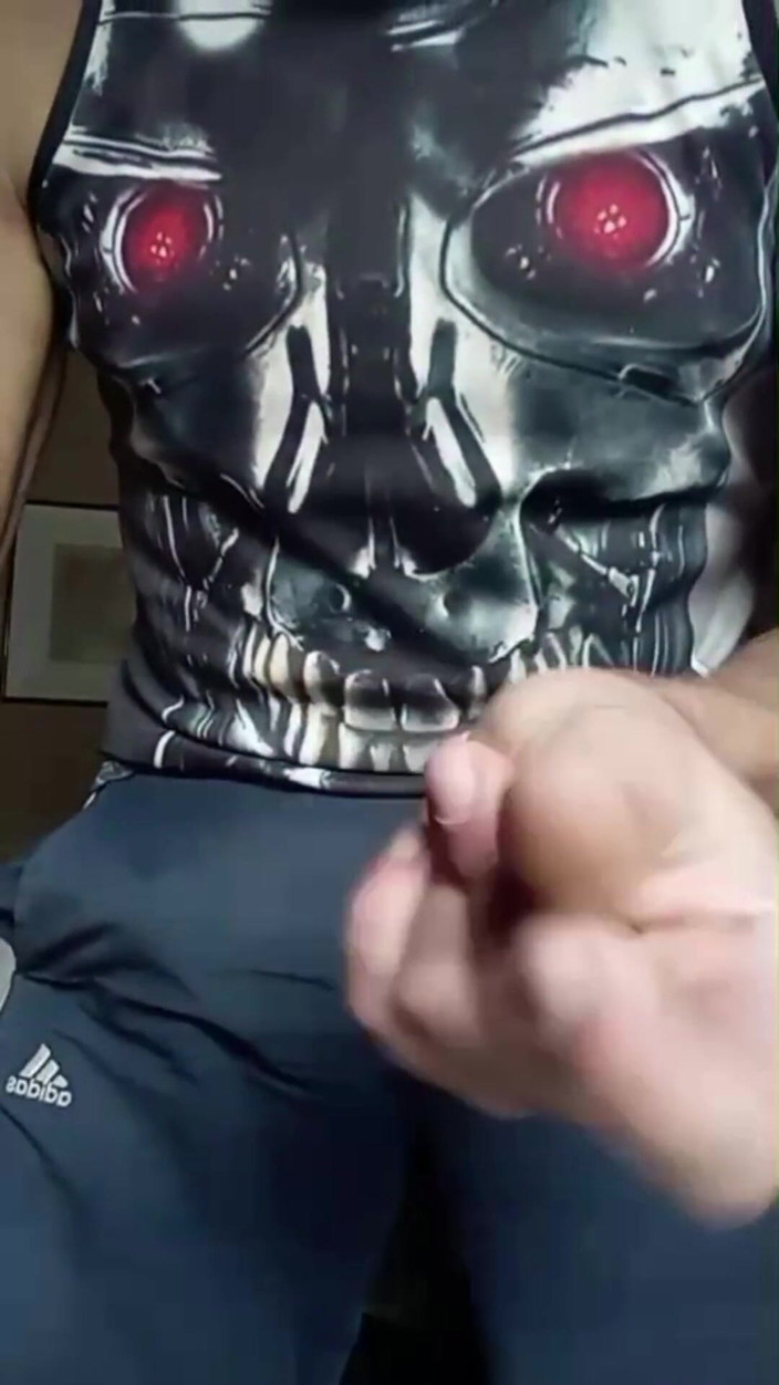 BBIG: 我浑厚的嗓音和钱鸡炸毁了你的钱包！