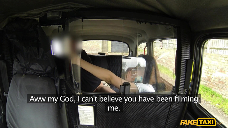 Fake Taxi: Fake Taxi - safada Tiffany Naylor pega escondida em um táxi,...