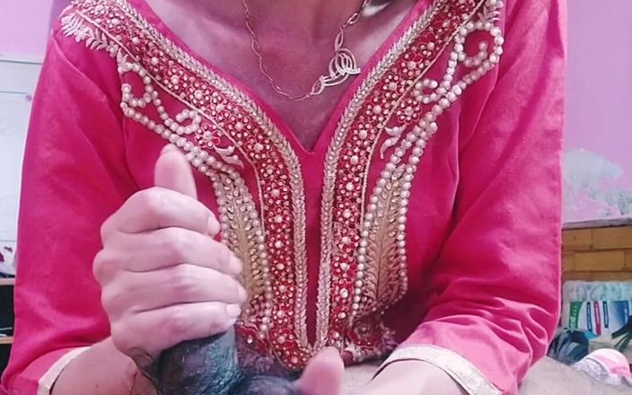 Bolly Karma: Napalona milf chce ogromnego prawdziwego czarnego kutasa niesamowitego ciężko