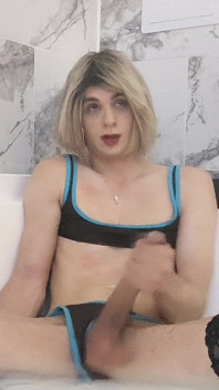 Rilassarsi nella vasca idromassaggio, ma l'acqua prosciuga.. Esporre il mio da ragazza.