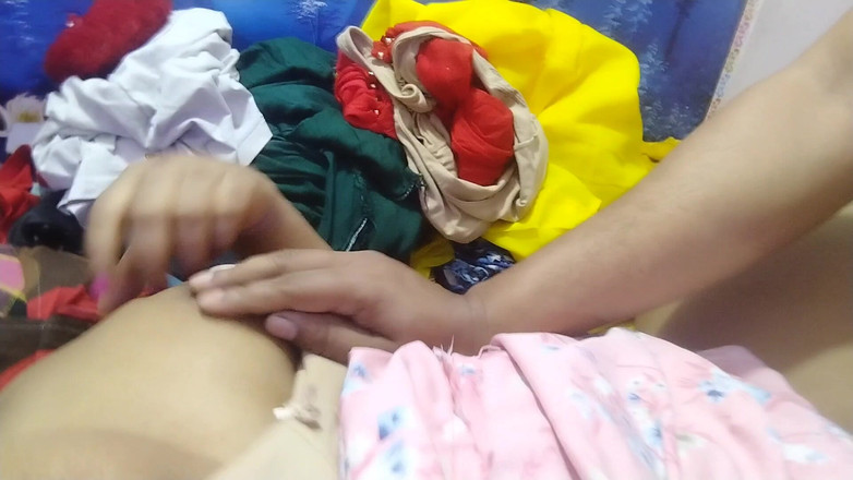 HotGirl21: Sługa domu szczęśliwie wykonał brudną pracę seksu z kochanką Gorącą...