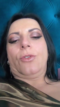 Milfycalla - orgasme grozave după joacă cu pizda umedă 231